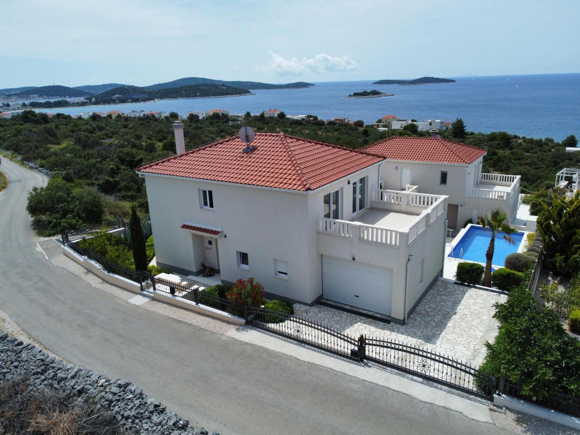 Maneni Villa โรกอซนิซา ภายนอก รูปภาพ